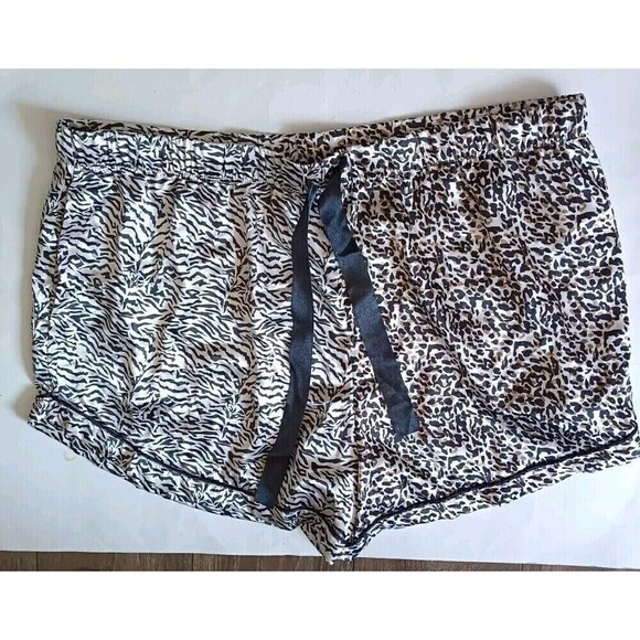BB Dakota Women's Satin Sleep Shorts Size XXL 2X Pajamas Mixed Animal Print - Picture 1 of 6